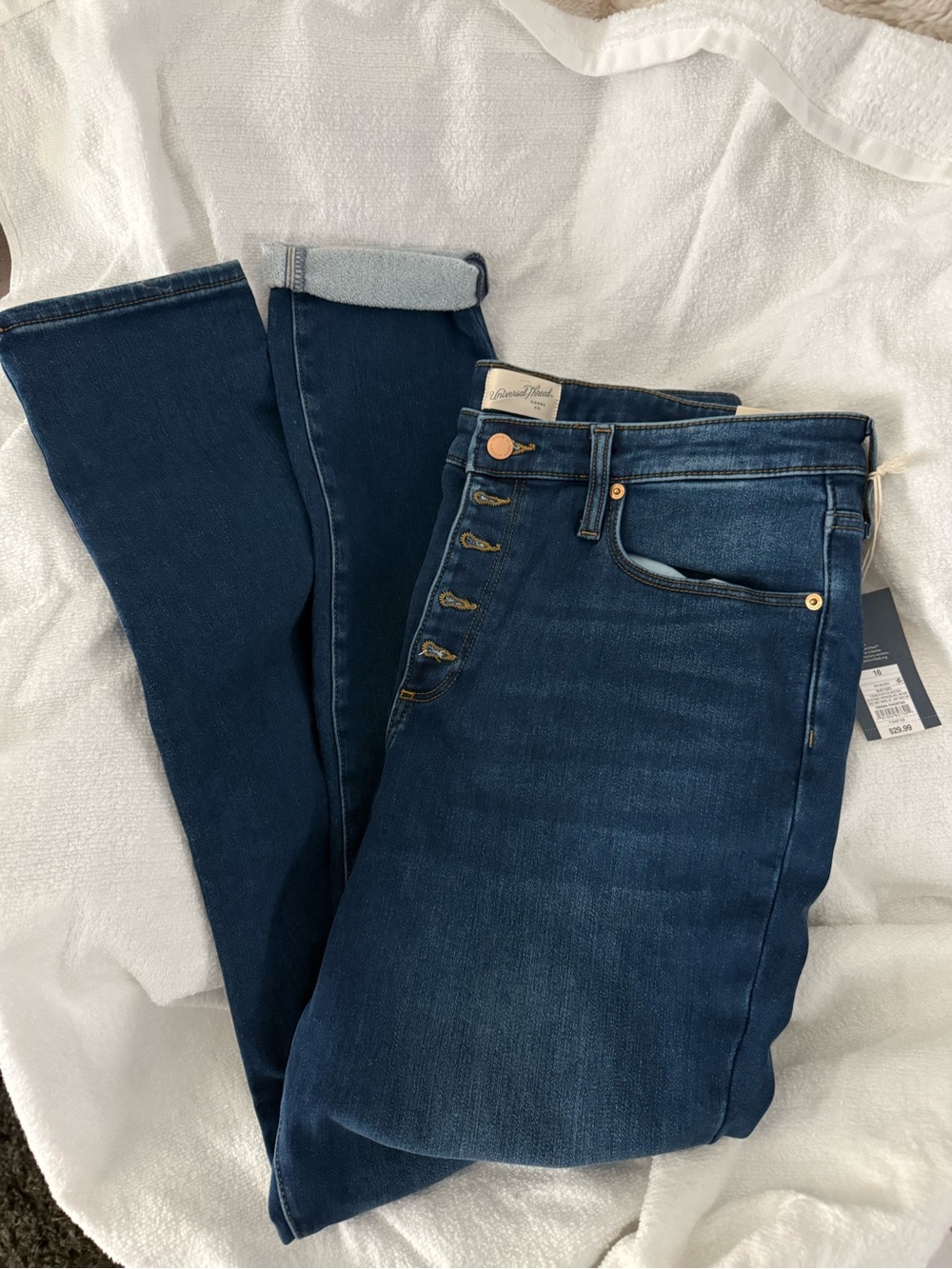 Universal Thread Women’s Skinny Jeans - Dark Blue Denim